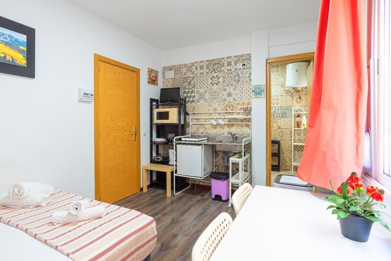 Rooms Young People Only, Soho Citycenter 马拉加 外观 照片