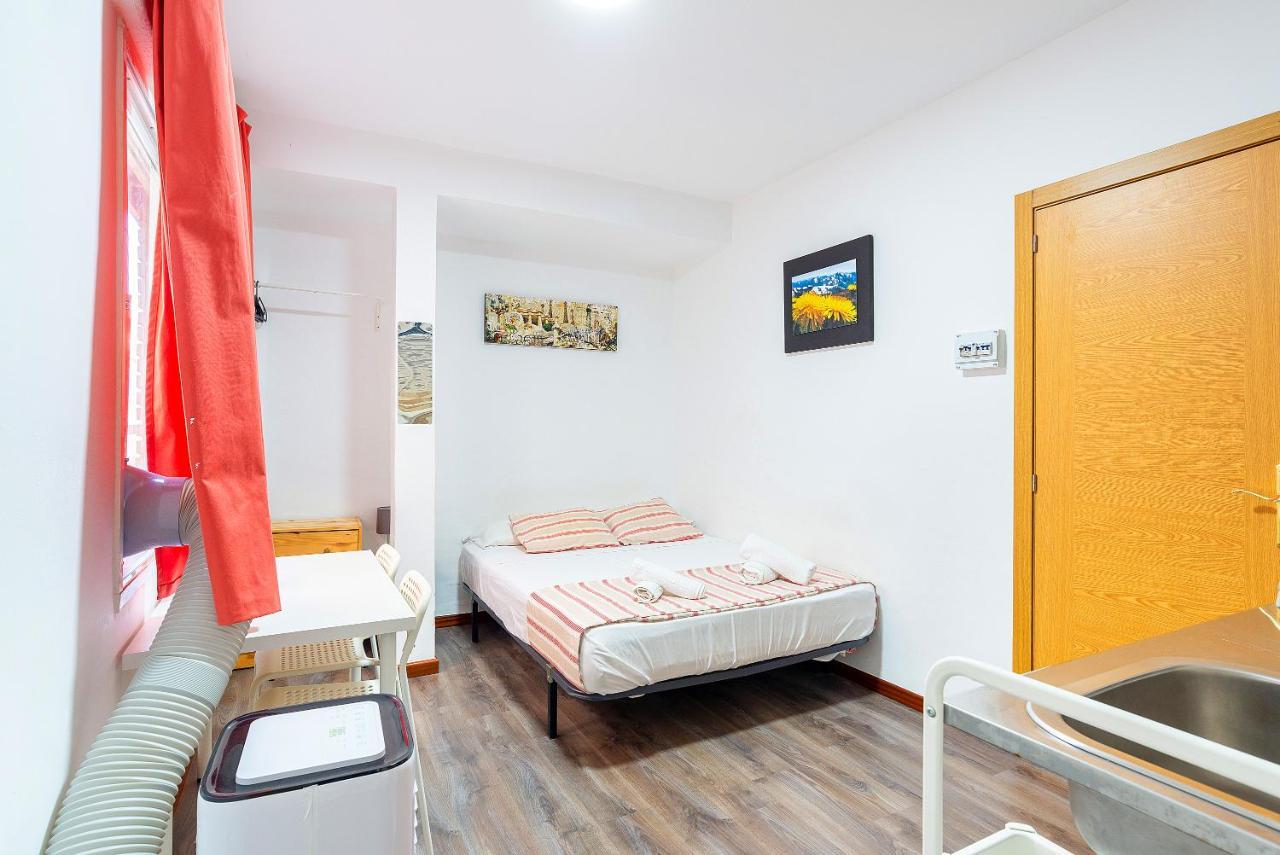 Rooms Young People Only, Soho Citycenter 马拉加 外观 照片